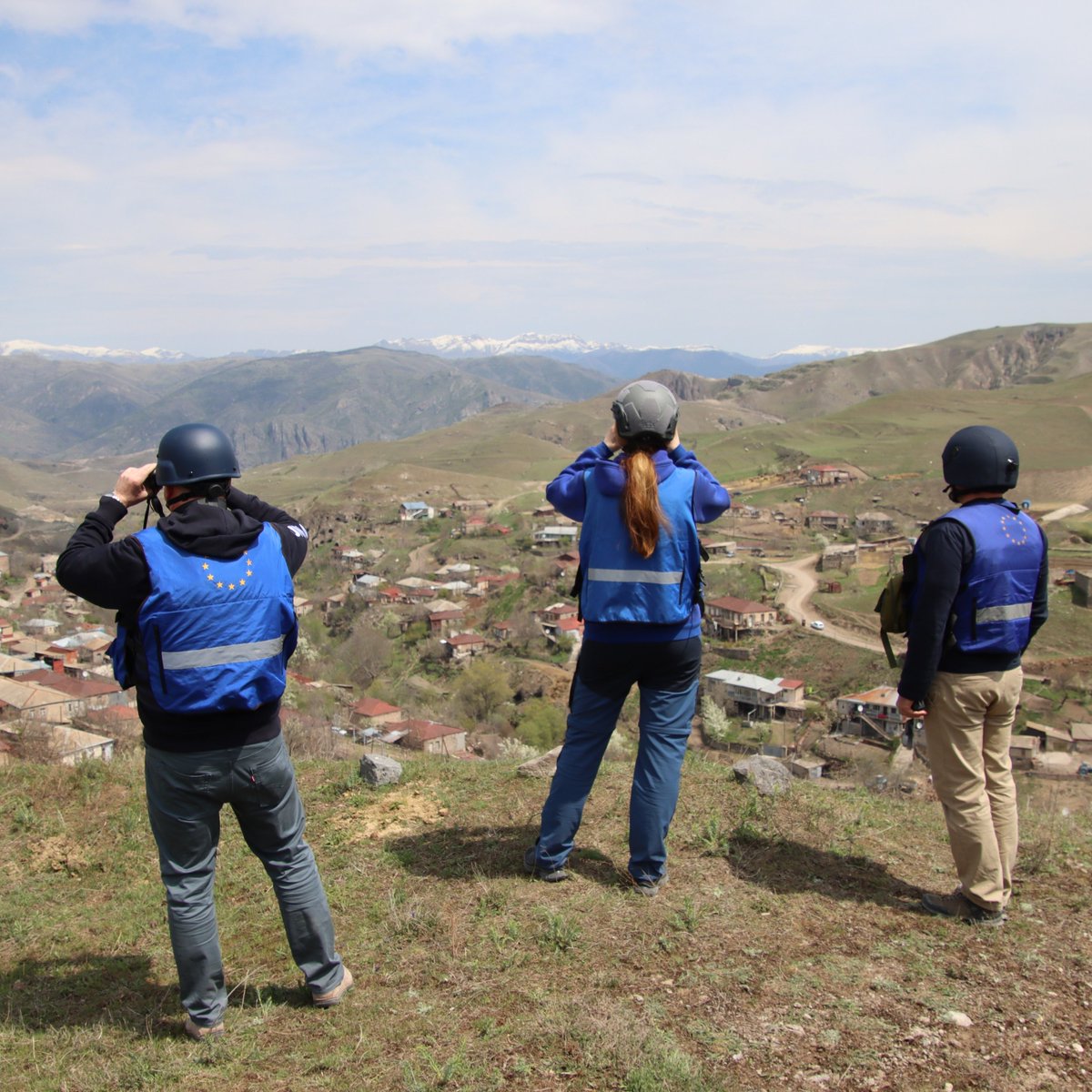 Over the Easter weekend #EUMA conducted 27 day and night patrols in its Area of Operation including villages Khoznavar, Khnatsakh and Aravus. In Khoznavar EUMA observed the impact of two shots damaging civilian infrastructure, possibly originating from an AZ position in the area.