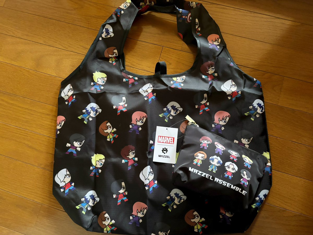 ポーチもエコバッグも想像よりデカいぞ！ #MAZZEL #MARVEL #マベマゼ