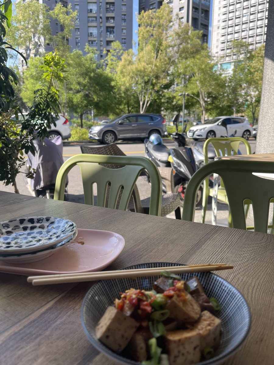 tipbz's tweet photo. 一早尻了兩顆半熟蛋 好爽 https://t.co/nm0Sl0MnDq