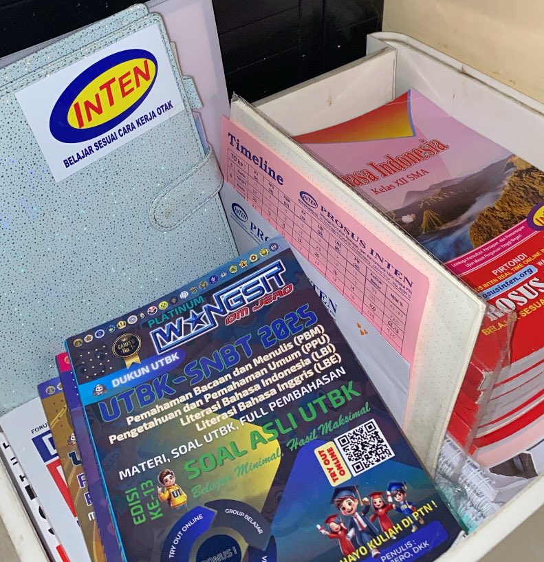 kisefkaui's tweet image. terima kasih inten, wangsit, the king, bangsoal, pahamify, sainsin, alter, skuling, analitica, ruangguru, edubrand, tubuh kata, privat al faiz, edcent id, habbit to ptn, pak luhut, dan semua pihak lainnya. aku tutup yaa 🥹👋🏻