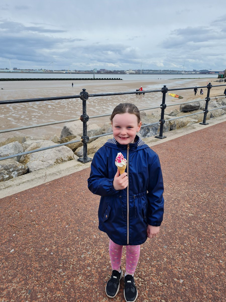 liz_mcgrory's tweet photo. @FPS_2_Hedgehogs A visit to New Brighton beach during the Easter holidays. https://t.co/B8c9lZv7BC