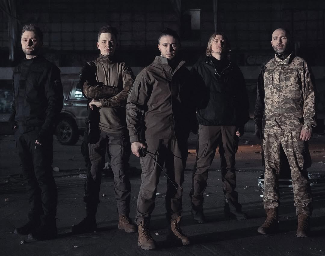 «Фортеця Бахмут» – більше 27 000 000 переглядів кліпу на YouTube: youtu.be/OmqLVrUXsTQ?si…

Ця пісня про тисячі фортець по всій країні і написана щоб зміцнити дух тих, хто тримає стрій по всій лінії фронту. Кожного разу вона звучить у вдячність та шану всім тим, хто відстоює зараз