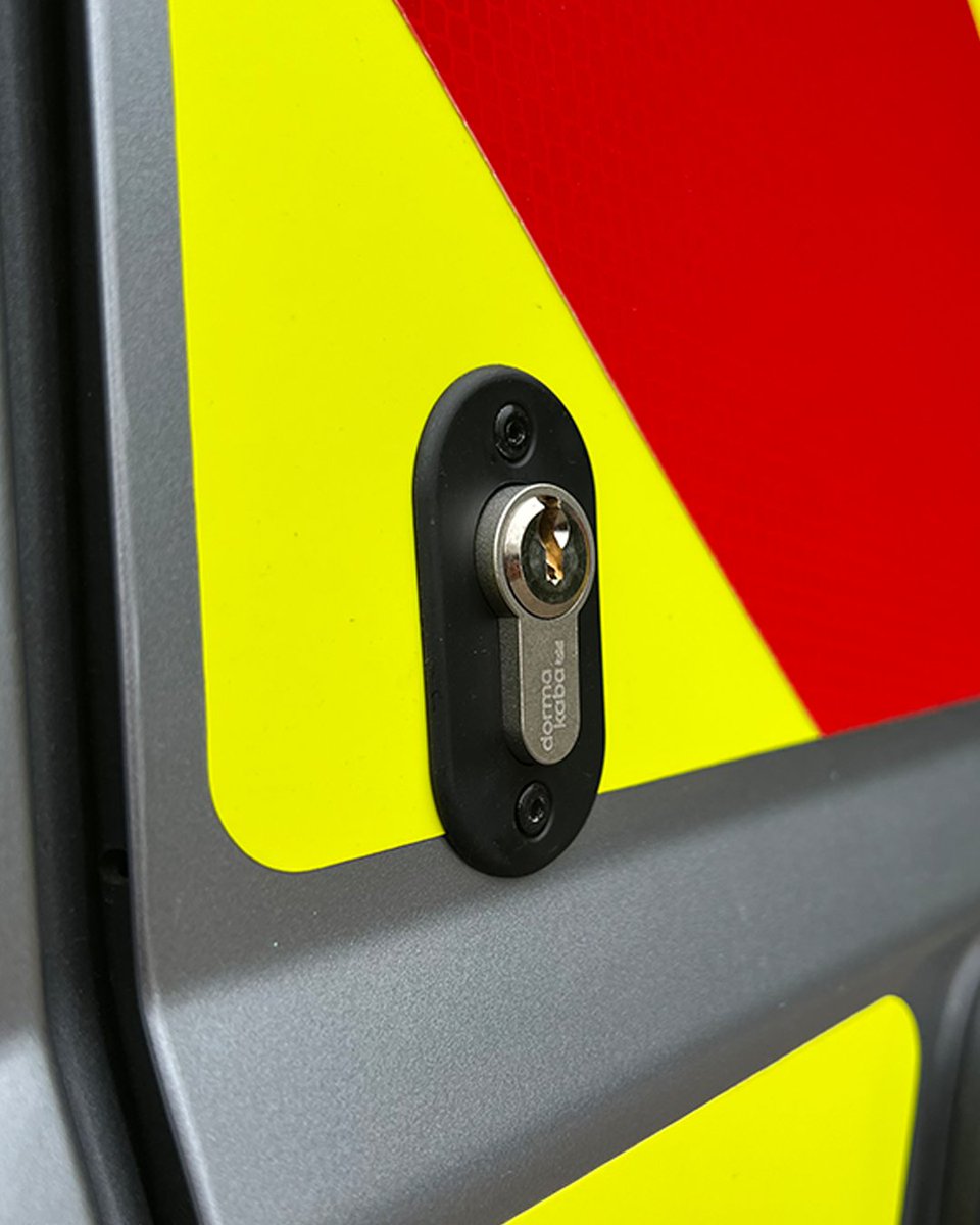 GT_Towing's tweet image. One very happy customer getting the whole works on a recent visit! They walked away happy with:

- Work Lights
- Highway Chapter 8 Signage Chevrons
- Van Door Locks
- Hazard, Warning Lights
- Rear View Brake Light Camera
- Chassis Cab Bed Tool Box

#commercialsolutions #workvan