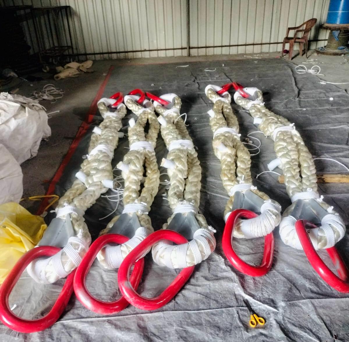 servetechliftng's tweet photo. From design to delivery, our team ensures 
every rope meets the highest standards of 
quality and reliability. ⛓️

Built to withstand demanding towing stretcher 
112mm 8 strand nylon rope with heavy 
duty thimble eyes with reinforcement 
c/w 60mm masterlink🏗️ https://t.co/eQqxj3NzTB