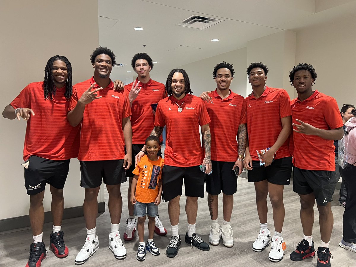 Stephen James, MBA (@stephenjamesmba) on Twitter photo Caught the <a href="/astros/">Houston Astros</a> game with my son and ran into the <a href="/UHCougarMBK/">Houston Men's Hoops 🏀 🐾</a> team—crazy cool moment. We watched nearly every game from our living room this season. Awesome for him to see the squad in person! Caught the <a href="/astros/">Houston Astros</a> game with my son and ran into the <a href="/UHCougarMBK/">Houston Men's Hoops 🏀 🐾</a> team—crazy cool moment. We watched nearly every game from our living room this season. Awesome for him to see the squad in person!