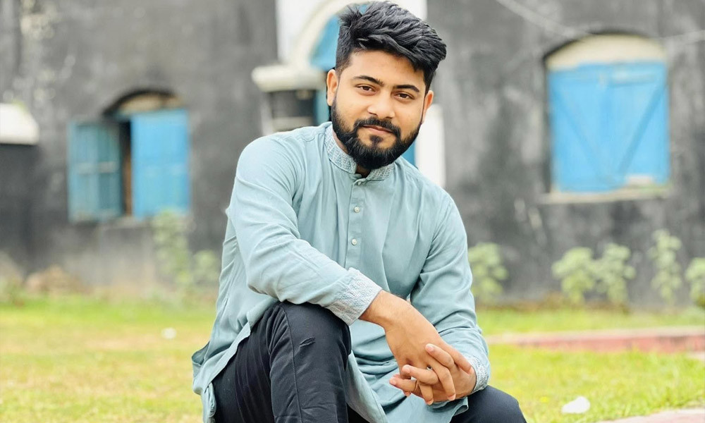 লাইভে এসে নিরাপত্তা চাইলেন বৈষম্যবিরোধী আন্দোলনের নেতা