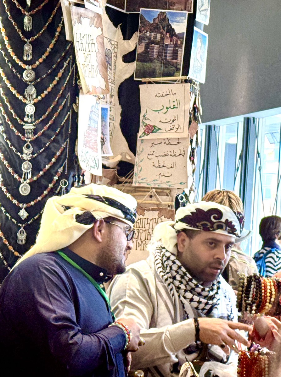 万博　オーストリア館限定　おりたたみ傘　コシノジュンコ 万博 オーストリア館限定 おりたたみ傘 コシノジュンコ - メルカリ