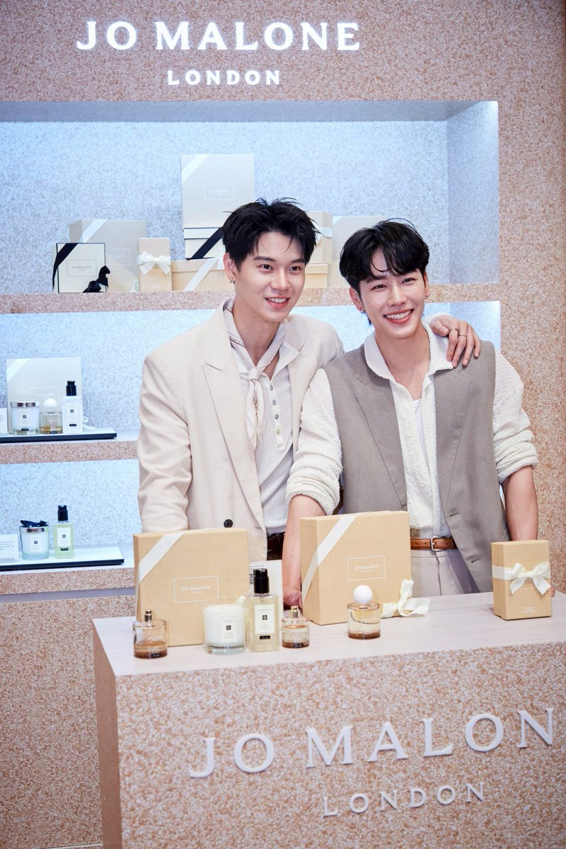 รวมภาพ หยิ่น-วอร์ ที่มาร่วมสัมผัสกับกลิ่นหอมใหม่จาก Jo Malone London Beach Blossom ที่เซ็นทรัลชิดลม 💕 ใครอยากมาสนุกกับกิจกรรมดีๆ ในครั้งต่อๆ ไป อย่าลืมกดฟอลกันไว้รออัพเดตนะคะ
⁣
YinWar with Central Chidlom
#CentralChidlom
#JoMalone
#yinyin_anw
#warwanarat
#หยิ่นวอร์ https://t.co/U3aNv9zuSj