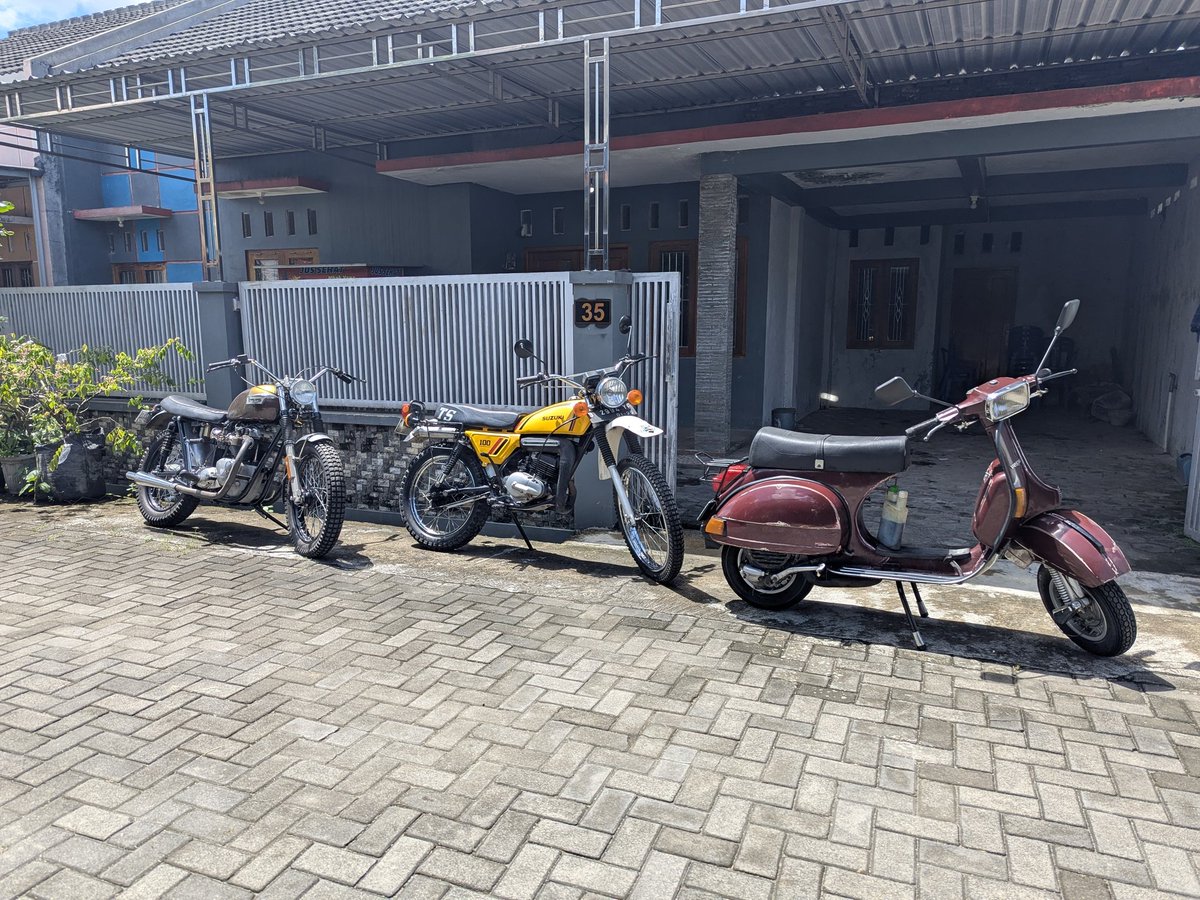 Merawat lebih sulit dari pada membeli. Membeli lebih sulit karena perlu nyali.
Tetaplah naik nmax pcx scoopy dan mio.