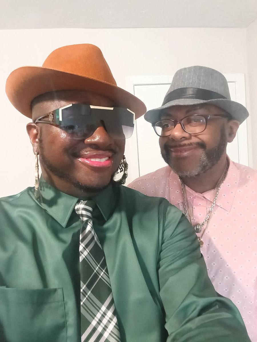 AntonioGooden6's tweet photo. Late post from yesterday heading to church we looking good ❤️❤️❤️❤️😍😍😍😍🙂🙂🙂🙂 https://t.co/SVXhPd4G5x