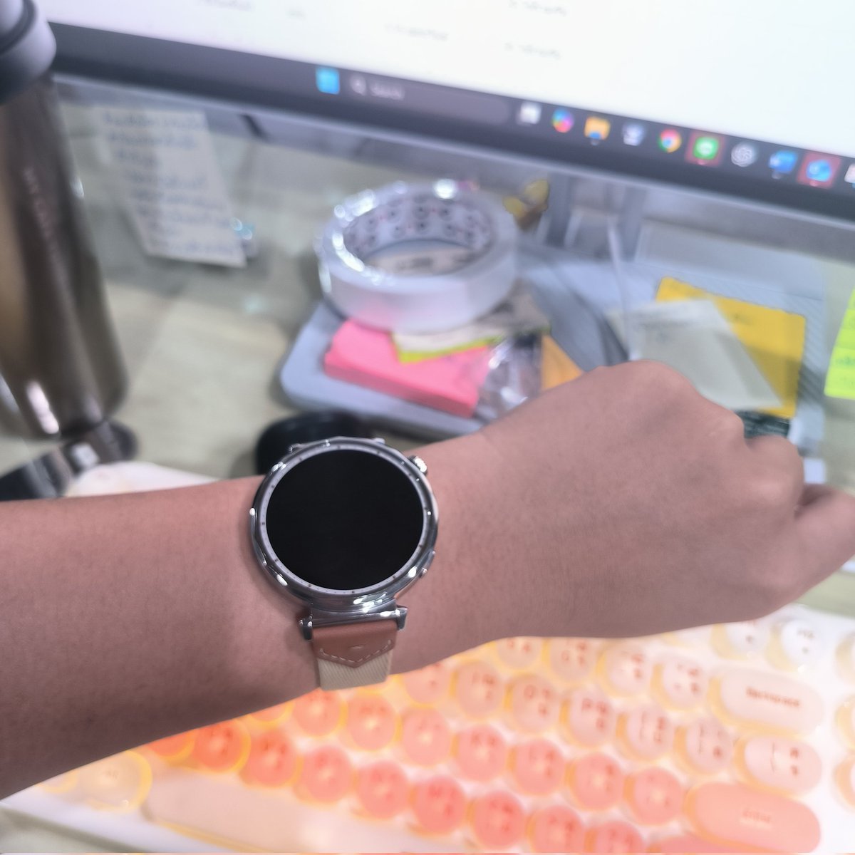 Moohanzuzu's tweet photo. ไม่ได้คาดหวังอะไรมากตอนซื้อ แต่คือมันดีเกินราคาไปมากอะ ⌚️
เทียบกับแบรนด์แพงๆ ที่เคยใช้ ฟีเจอร์ครบ แอปก็สดใสน่าใช้สุดๆเลยค่ะ 🌈
ใครกำลังหา smartwatch ราคาไม่แรง ใช้งานจริงได้ทุกวัน แนะนำเลย
#สมาร์ทวอช #ถูกสุดที่ช้อปปี้ #ทรายสก๊อต #โป๊ปฟรานซิส #โหนกระแส
https://t.co/u9K3xnKp0l https://t.co/HsUF9oZtZU
