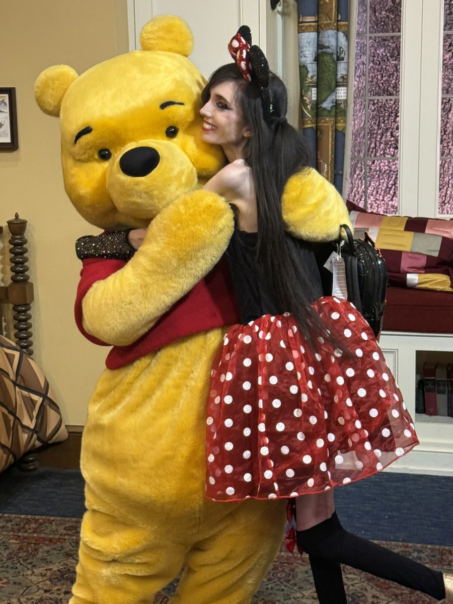 Eugenia Cooney tweet media