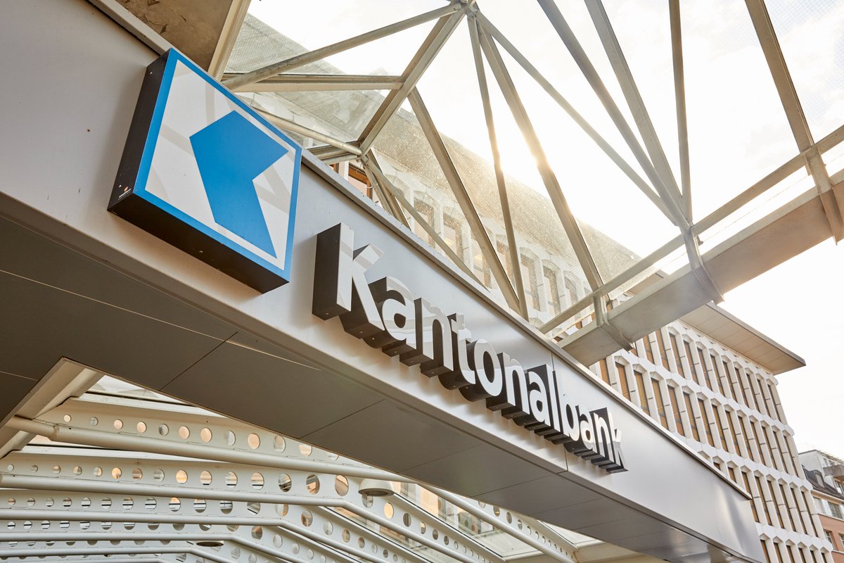 Kanton Luzern verabschiedet Eignerstrategie 2025. Der Kanton Luzern ist per Gesetz Mehrheitsaktionär der LUKB. In der Eignerstrategie hält er fest, welche Absichten mit der Beteiligung verfolgt werden. Sie wird alle vier Jahre erneuert.

Weitere Infos: lukb.ch/ueber-uns/medi…