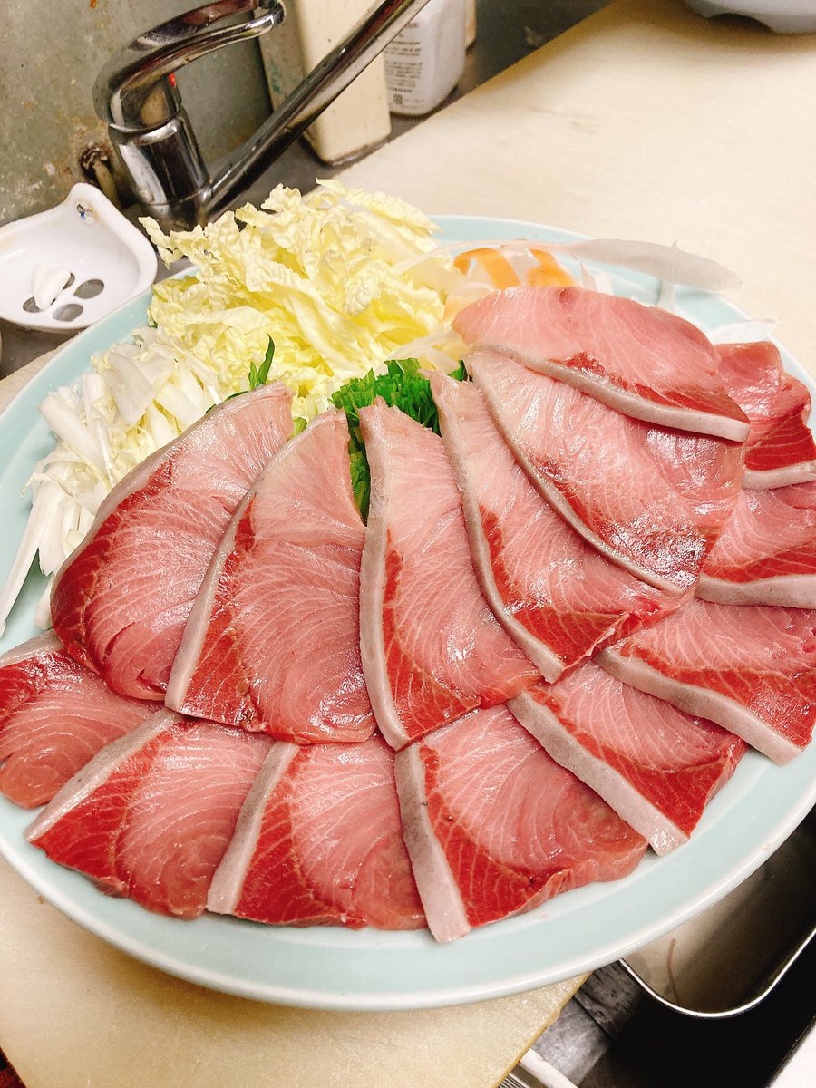 明日4/23(水)もすし会を行います！！！

海鮮居酒屋豊しんさんのご厚意で寿司握り会に加えてブリしゃぶ体験会もご用意いただいています！！😍😍😍
天然ブリだそうです！ウキウキ🎶🎶
踊ったあとはたくさん食べましょう〜

#筑波新歓2025