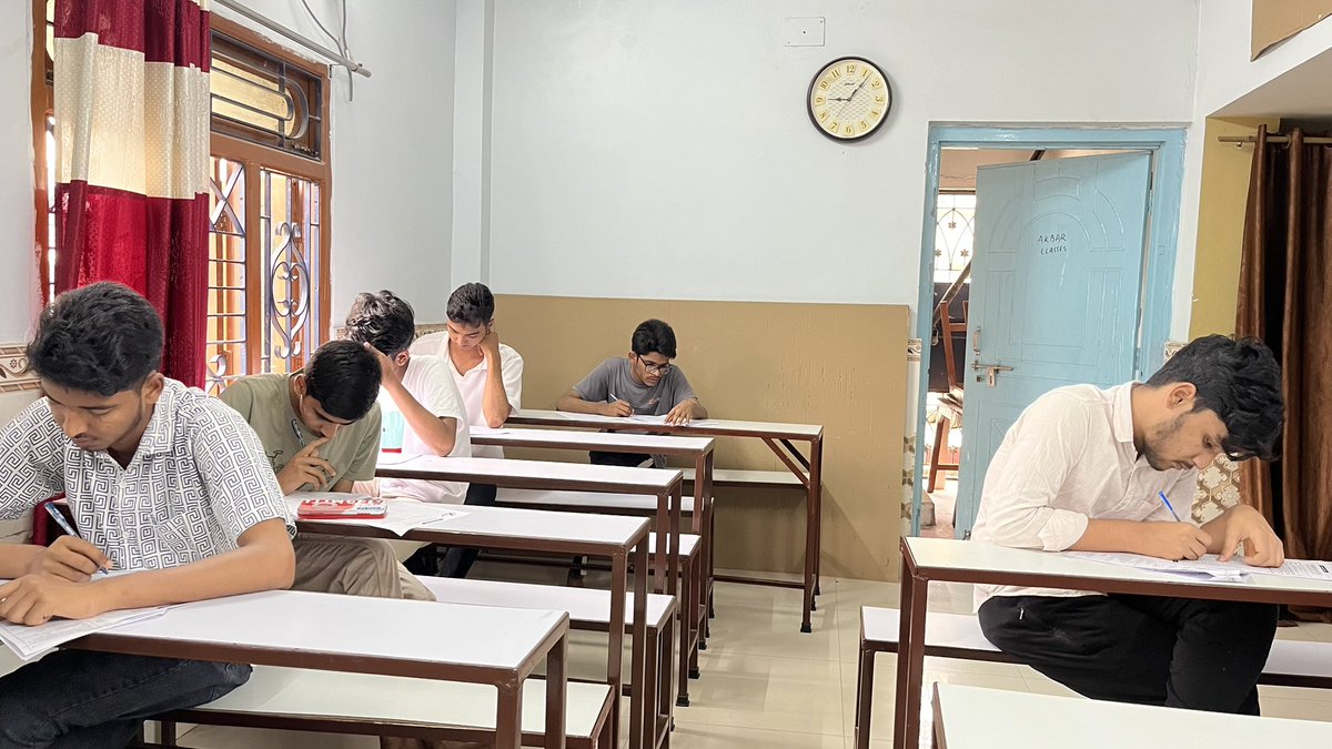 AkbarClasses's tweet image. ✅ 4th Minor Test (Final) for AMU 11 Entrance done at AKBAR CLASSES!
📚 Next up: Major Test Series begins!
✨ Wishing our champs the best as they chase their AMU dreams!
#AMU2025 #AKBARCLASSES #MajorTestSeries #ThinkLogically #Kishanganj #StudentLife