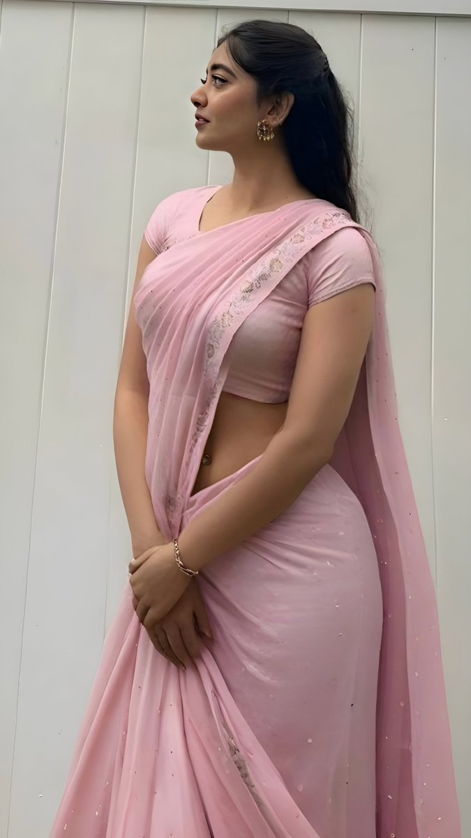 GpHS8JSa4AAXcO-?format=jpg&name=medium