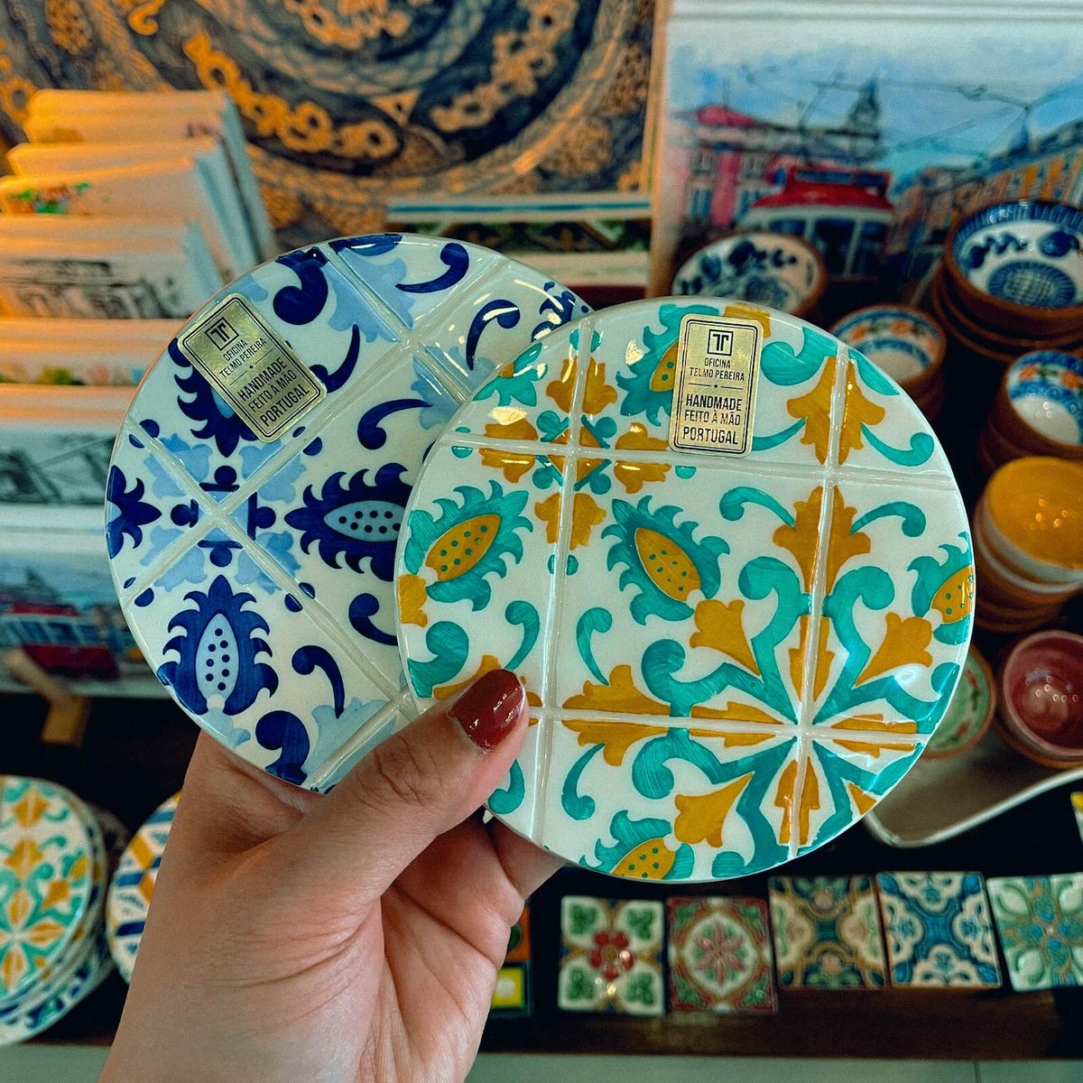 今度のGWは何する？🌿

5月のリスボンは、ベストシーズン！🇵🇹

満開のジャカランダが、街を鮮やかな紫色に染め上げる季節です🟣✨

▼ときめきある街の写真をのぞいてみて👀
tabippo.net/2025gw-portuga…

カラフルな建物や憩いの公園、歩くだけで楽しい！🚶‍♀️
<a href="/shibatabi_trip/">しばちゃん🍛🇫🇮</a>