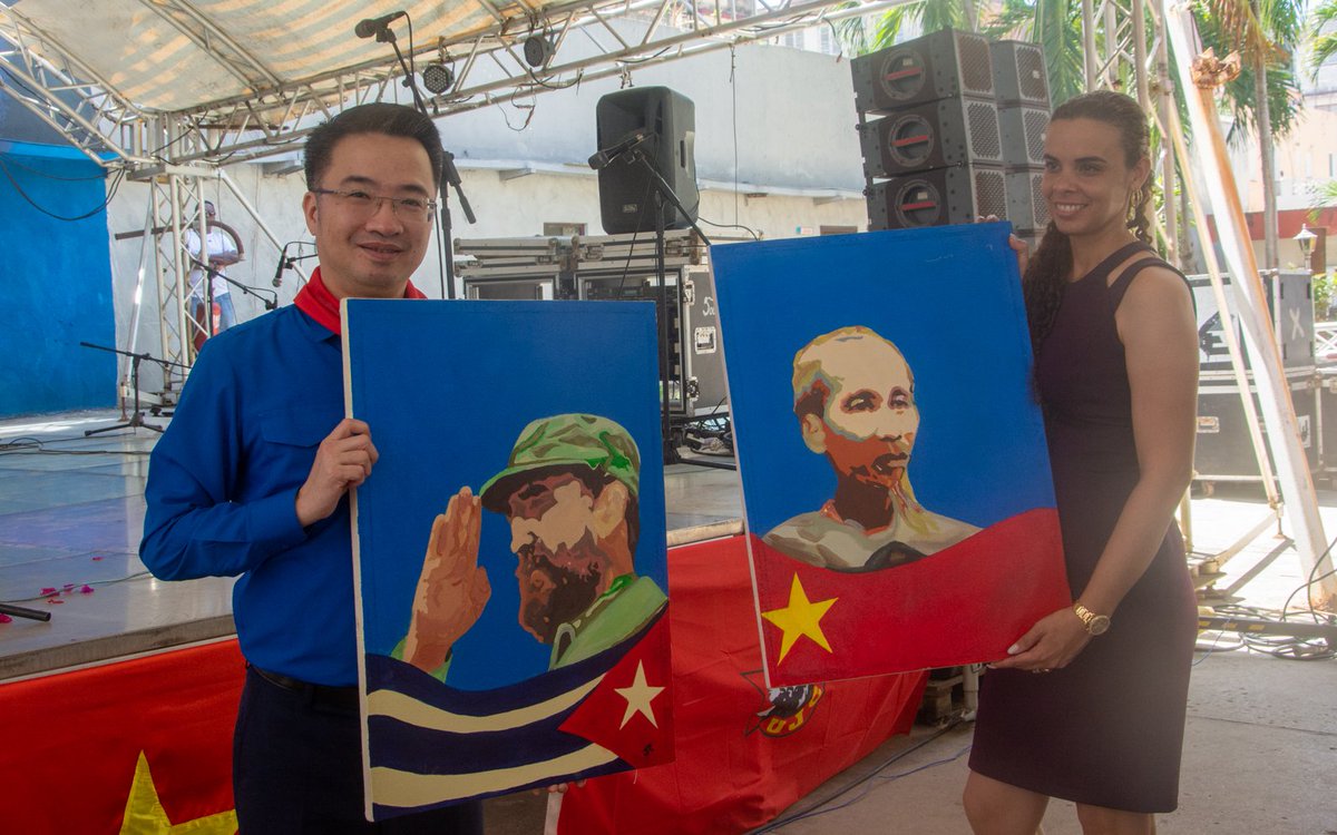 MeyvisEstevezE's tweet photo. El Festival de la amistad Cuba 🇨🇺 - Vietnam🇻🇳, celebrado en el Pabellón Cuba junto a la delegación juvenil de ese país que nos vista, ha sido una confirmación de que los lazos inquebrantables forjados en la lucha y la solidaridad, se mantendrá por siempre. https://t.co/6Pnws3HmIO
