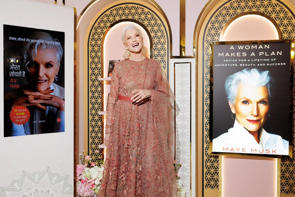 mayemusk's tweet image. I was so happy to have my Indian publishers at the launch of my Hindi book in Mumbai. @RajkamalBooks
Coincidentally it was on my birthday 🎂🎉
📷 @ADombrovschi
“Jab Aurat Sochti Hai“ 📖 🇮🇳
amazon.in/Jab-Aurat-Soch…
#ItsGreatToBe77