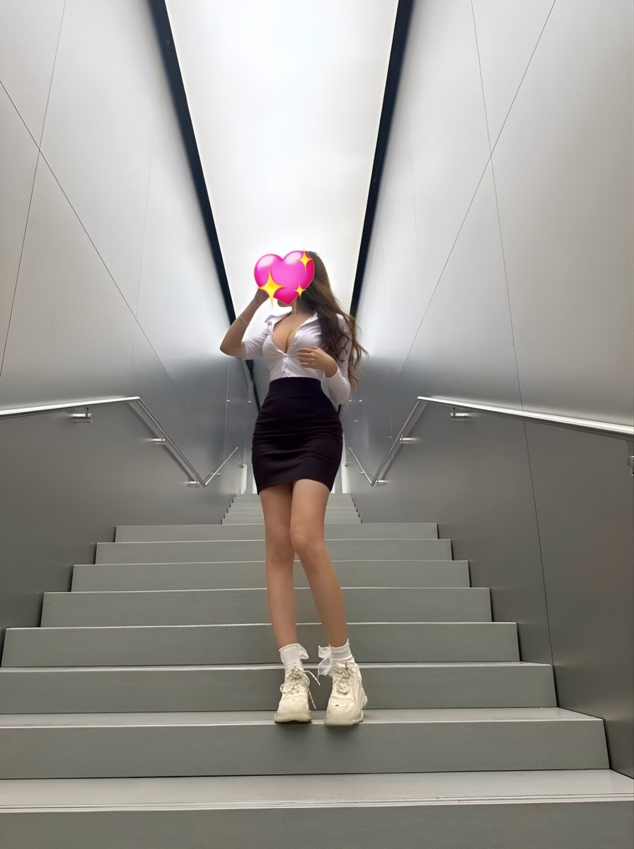 请选择你的女神：

骗你的，两个都是媚黑母狗♠

#媚黑 #鸡巴套子 #反差婊 #肉便器 #吞精 #羞辱 #骚货 #婊子 #母猪 #校妓 #贱货 #公交车 #堕落 #校鸡 #性瘾  #辱骂 #反差  #变态 #投稿 #黑爹 https://t.co/BLvfxKaT0v