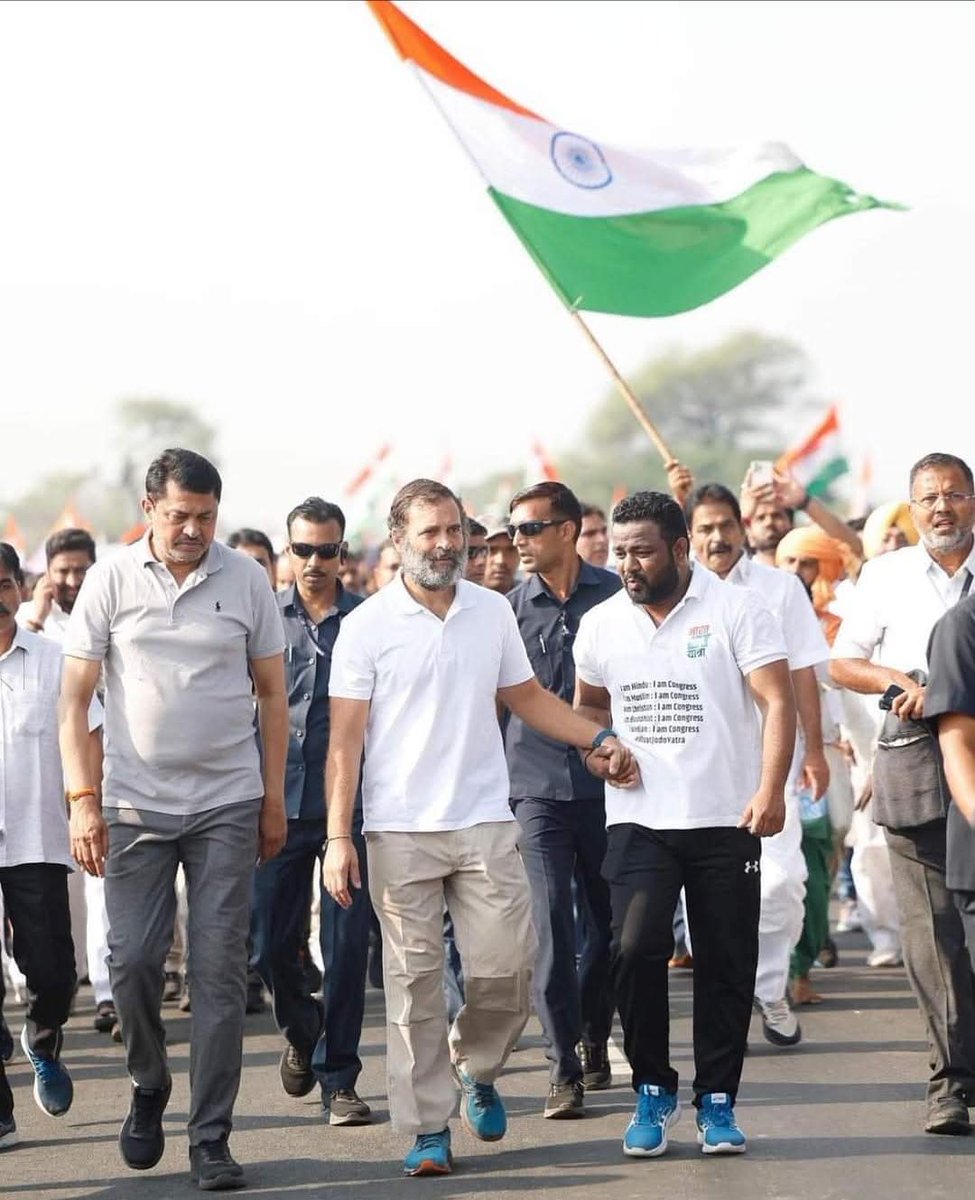 Shahrukh_NSUI_'s tweet photo. Happy Birthday NSUI Maharashtra State President @amirshaikh_INC Bhaiya ☺️

Have a great day and a wonderful year ahead :)🌸✨ https://t.co/jm1bQOyNRD