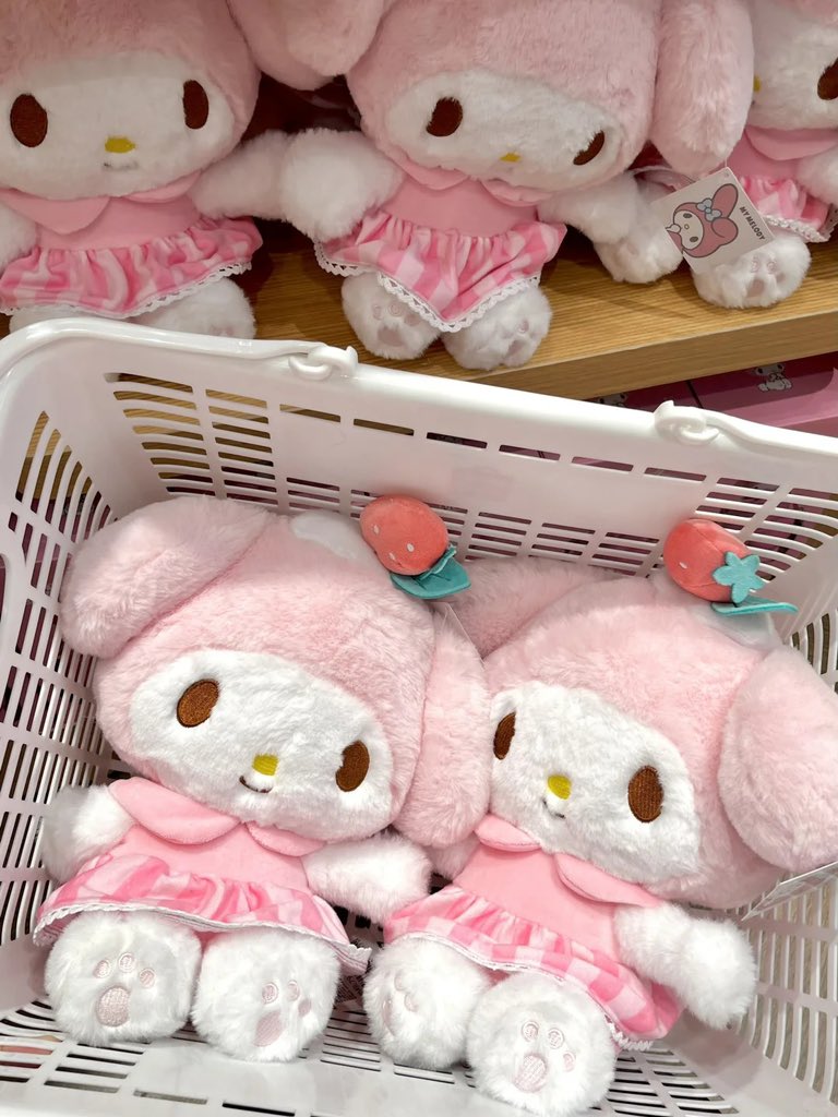 cdoll's tweet photo. strawberry my melody https://t.co/U6QGeC7vk9