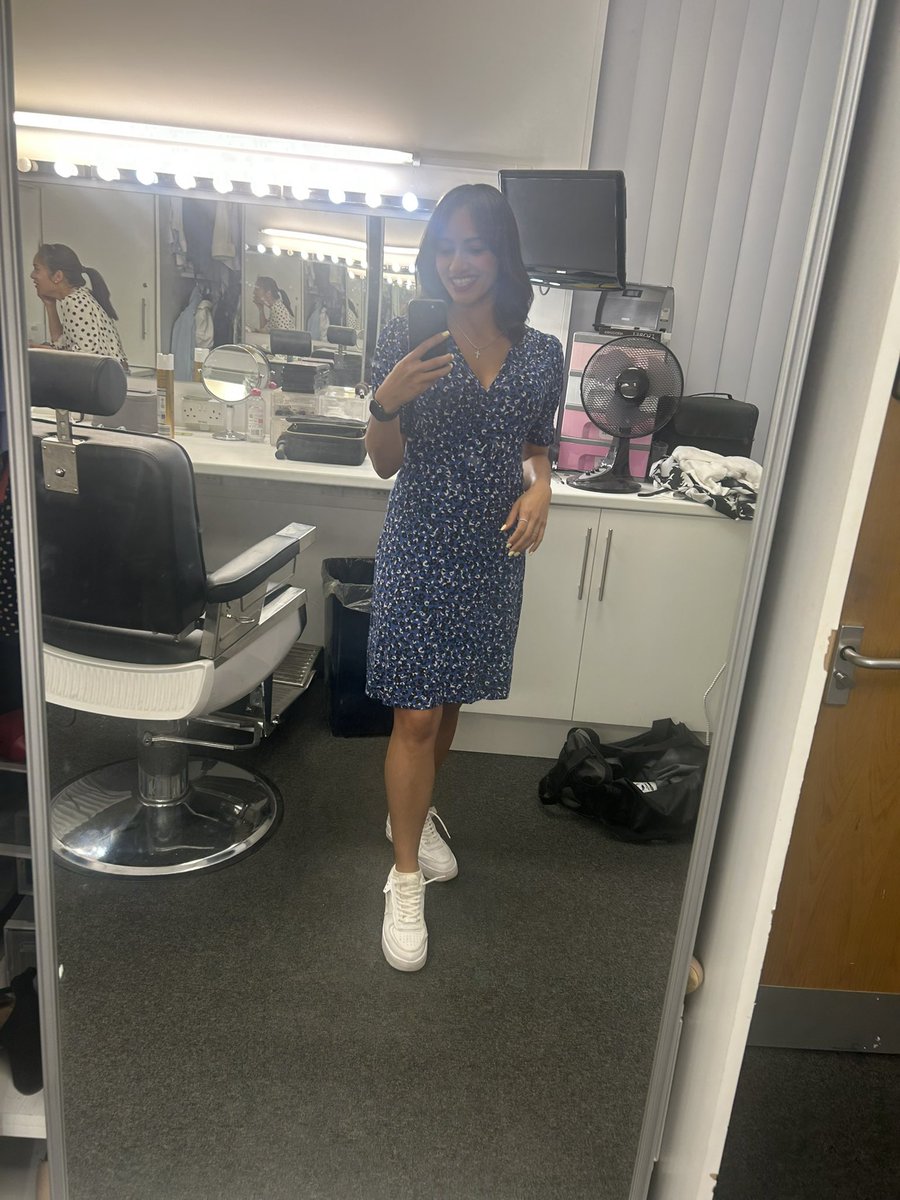 Good morning gang!! Back again with more news for the East Midlands <a href="/CorazonMGarcia/">Corazon Slater</a> has the weather ⛅️ (&amp; just about features in today’s makeup room selfie 🤭) Join us if you can from 6.25am <a href="/BBCOne/">BBC One</a> <a href="/bbcemt/">BBC East Midlands</a> 📺💕