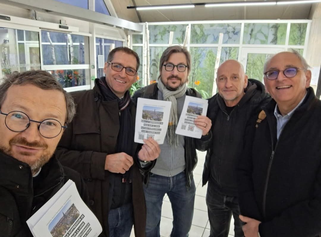 asutgv's tweet image. Tractage contre la suppression du TGV! Signez! Bonne journée 🌼🏵️