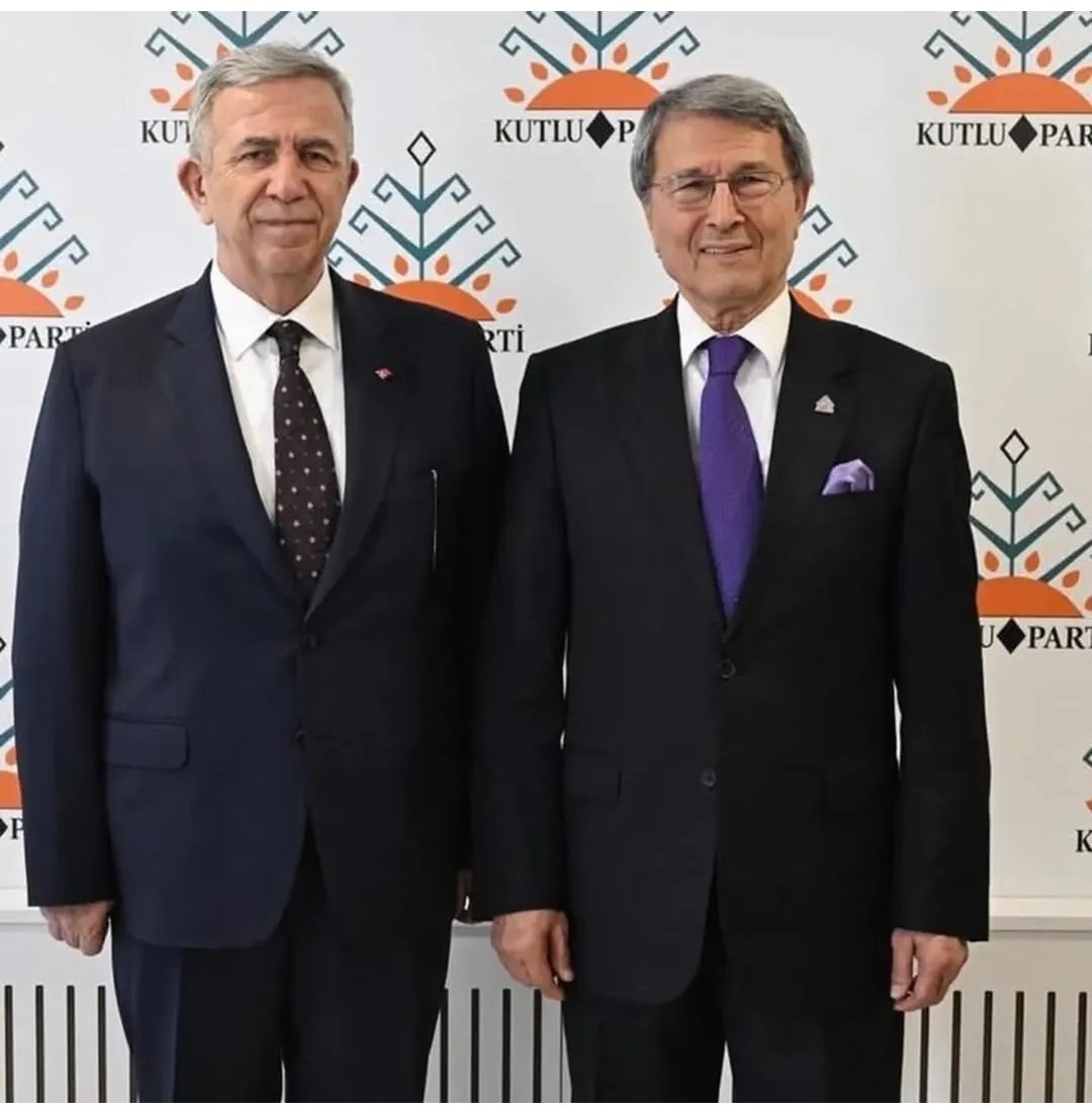 Mansur Yavaş, KUTLU Parti Genel Başkanı Tarihçi Prof Yusuf Halaçoğlu ile görüştü. 
Türkçü tavır Mansur Yavaş'tan yana