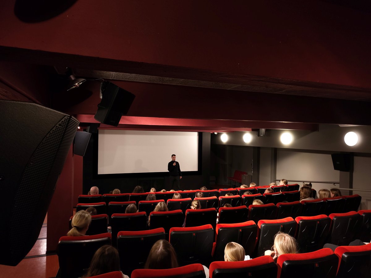 TTVK:n jokavuotinen Tekijänoikeuspäivän leffakiertue starttasi tänään näytöksillä Lahdessa ja Espoossa🎬 Leffakiertueella oppilaat pääsevät nauttimaan elokuvasta Toisenlaiset kesäkaverit <a href="/Cinemanse/">Cinemanse</a>