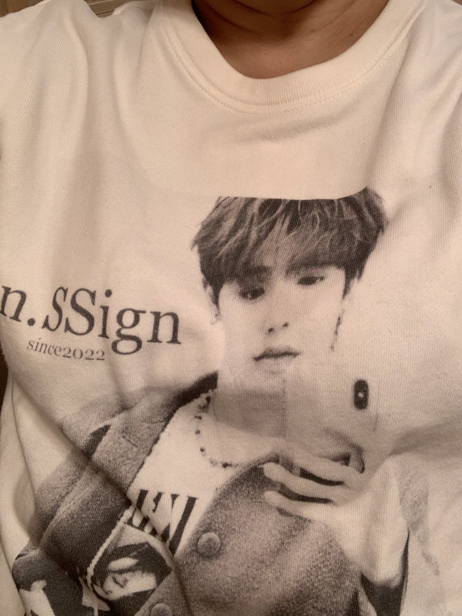 WjdOXTJVxRBviGz's tweet photo. いまこれwww
さて飯食って行くか🍚

#nssign 
#nssign好きな人と繋がりたい
#카즈타／#KAZUTA
#정성윤／#JUNGSUNGYUN
#이한준／#LEEHANJUN
#장희원／#JANGHUIWON
#윤도하 / #YUNDOHA
#로빈 / #ROBIN
 #로렌스 / #LAURENCE
#nSSign #엔싸인
#COSMO #코스모 https://t.co/p6ORvB9JD4