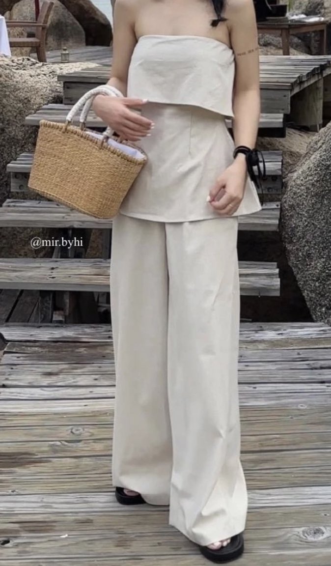 remarkive's tweet photo. wts lfb ph

mirbyhi (vietnamese brand) linen pants
— 900 only
— color: beige
— never been used since it just arrived today
— rfs: too short for my liking

dm or reply to claim ! https://t.co/TQSbH7WVzD