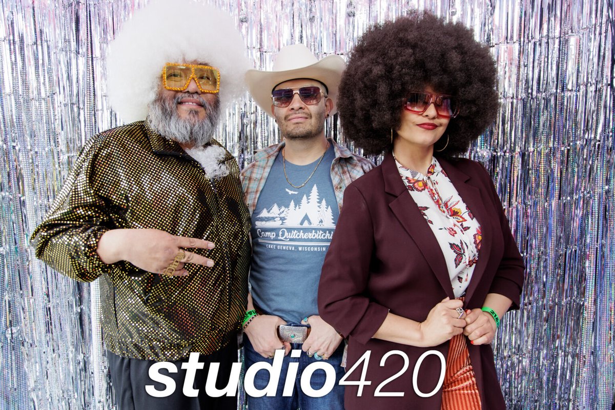 New on glitterguts.com  - portrait booth photos from STUDIO 420 and SOUNDBITES