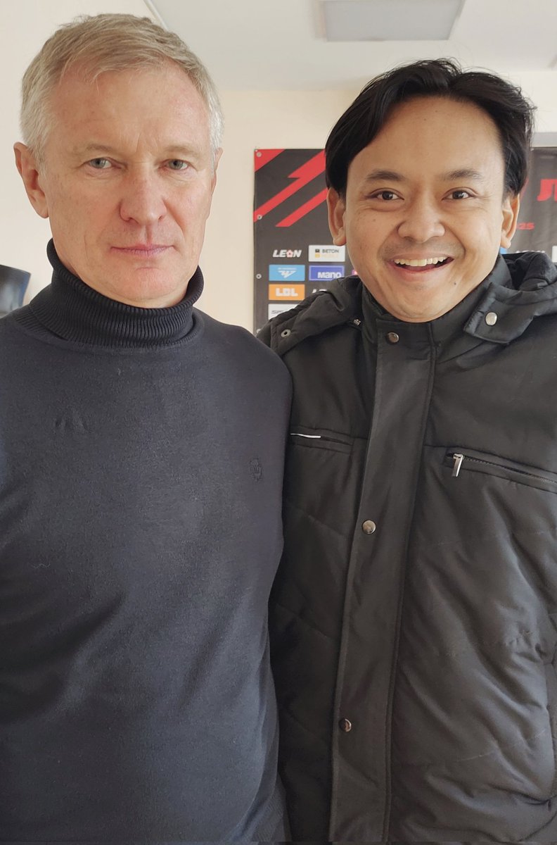 aryapradanab's tweet photo. Bersama Sahabat pelatih Torpedo Vladimir Fedorov 🇮🇩🤝🇷🇺. https://t.co/wlLROwbeSr