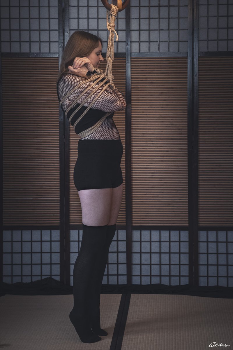 TipToe Standing (2025)
From yesterday's #photoshoot :) 
#shibari #catmason #rigger #kinbaku #ropeart #ropes #juterope #bondage #stuttgart #romanticbondage #shibariphotography #ukete #ropebunny #tiptoe