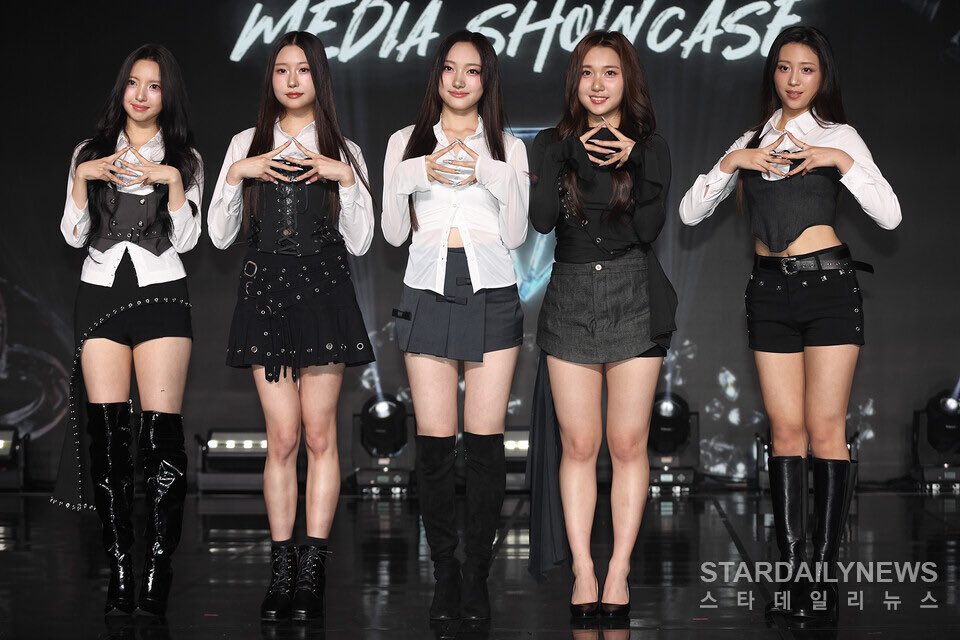 GpHe4Fja4AAfnMJ?format=jpg&name=medium