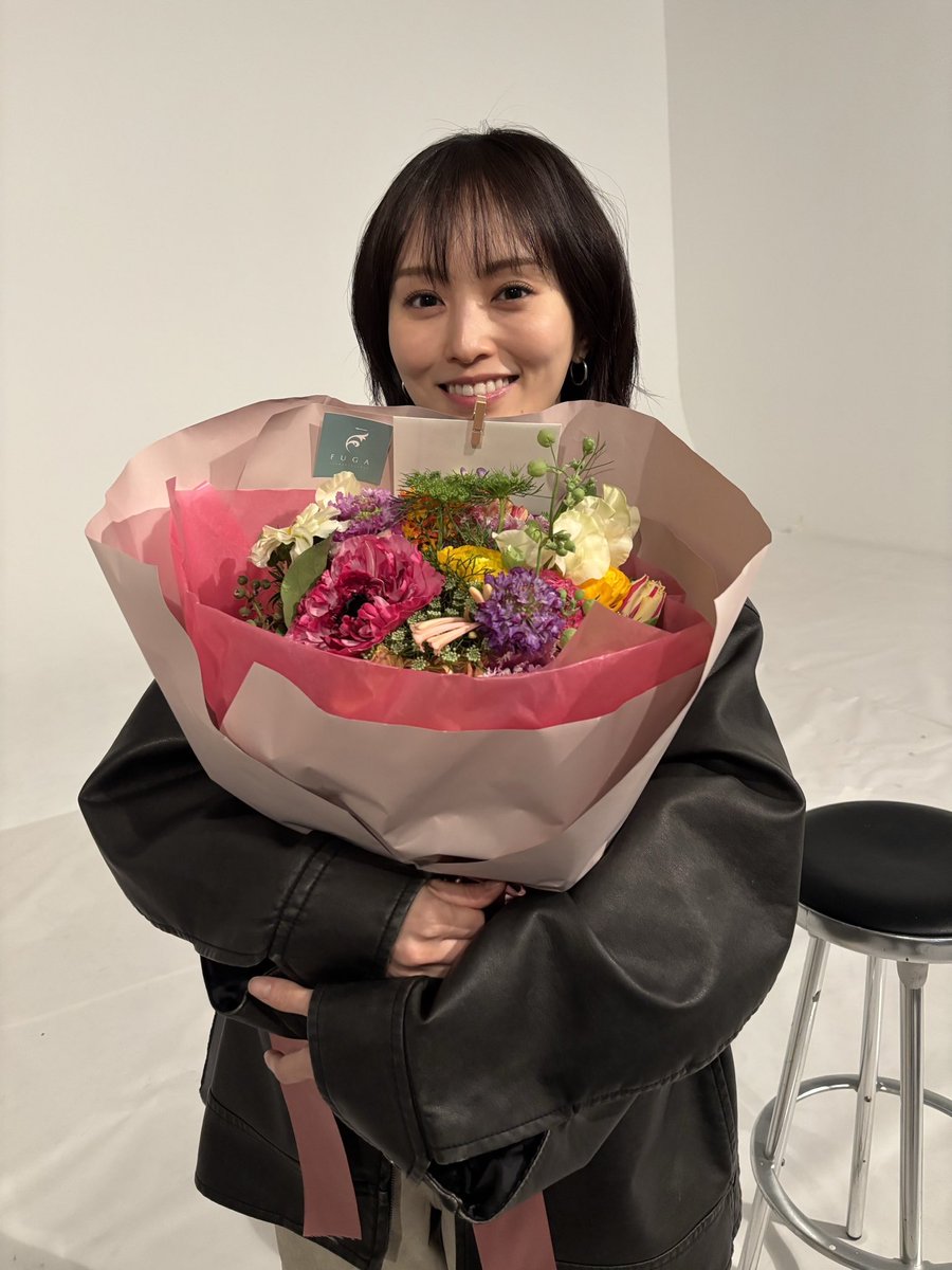 smart_twjp's tweet photo. #山本彩 さん連載終了のお知らせ
──────────────────
山本彩さんの連載「山本彩の今日、何してる？」が、2025年6月号（4月24日発売）をもって終了します。

寂しいけれど、12年半もの間、smartの誌面を鮮やかに彩ってくれたさや姉、長い間本当にありがとうございました！💐 https://t.co/2EiONnzqhc
