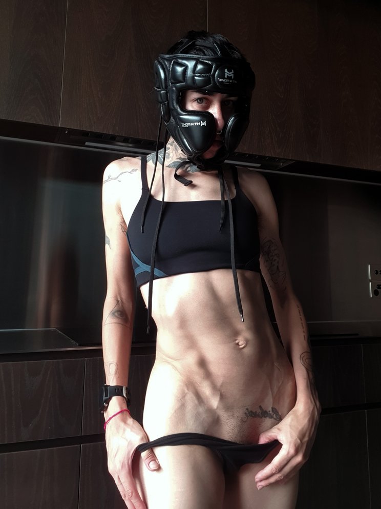 The head gear stays on 😏