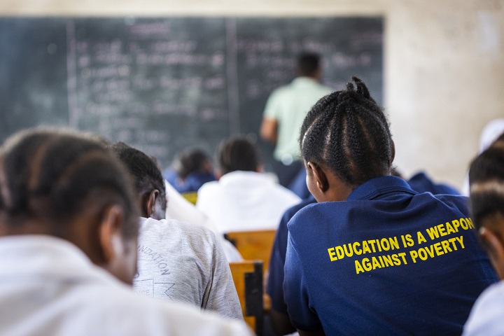 WBGTanzania's tweet image. 👧🏽Child marriage robs girls of their rights, health, education &amp;amp; future🌟. It limits mobility, blocks jobs &amp;amp; fuels poverty. Ending it isn’t just a moral imperative—it’s an economic💰one. Empower girls, strengthen societies: wrld.bg/kfj050VAKSa
 #EndChildMarriage #GirlsMatter