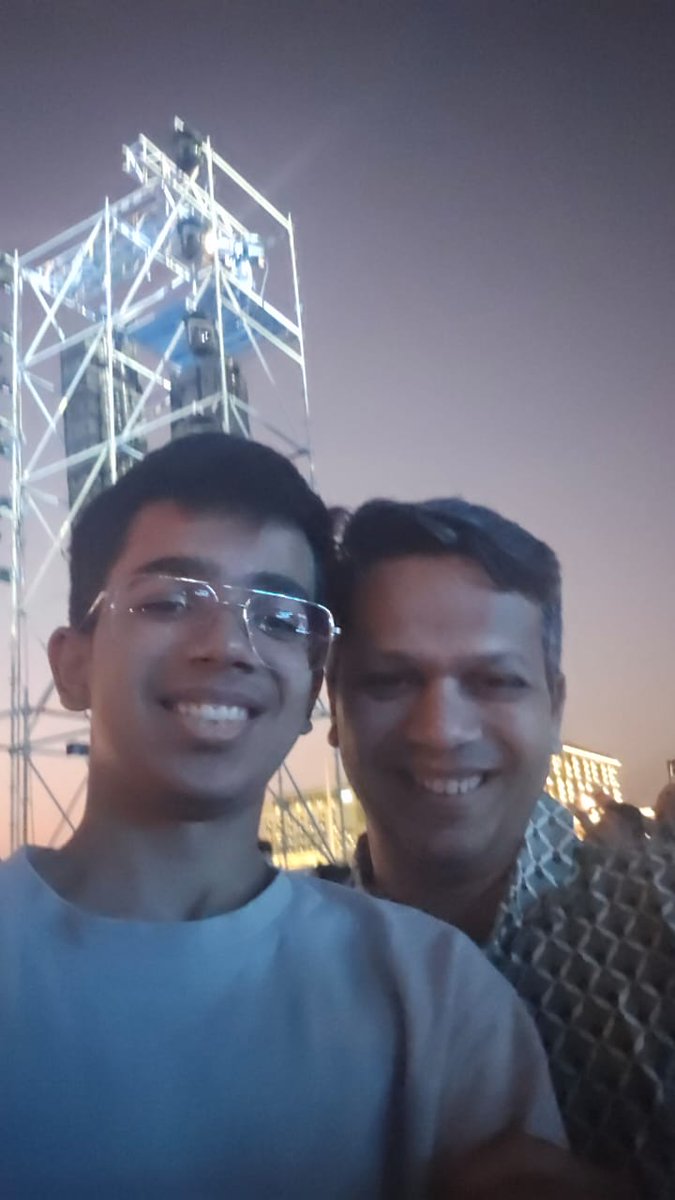 What a concert! Also, amazed by the fact that a concert can boost the economy of a city by multiple folds. Looking forward to an upgradation in places like Nehru Stadium which could serve beyond just a cricket stadium!