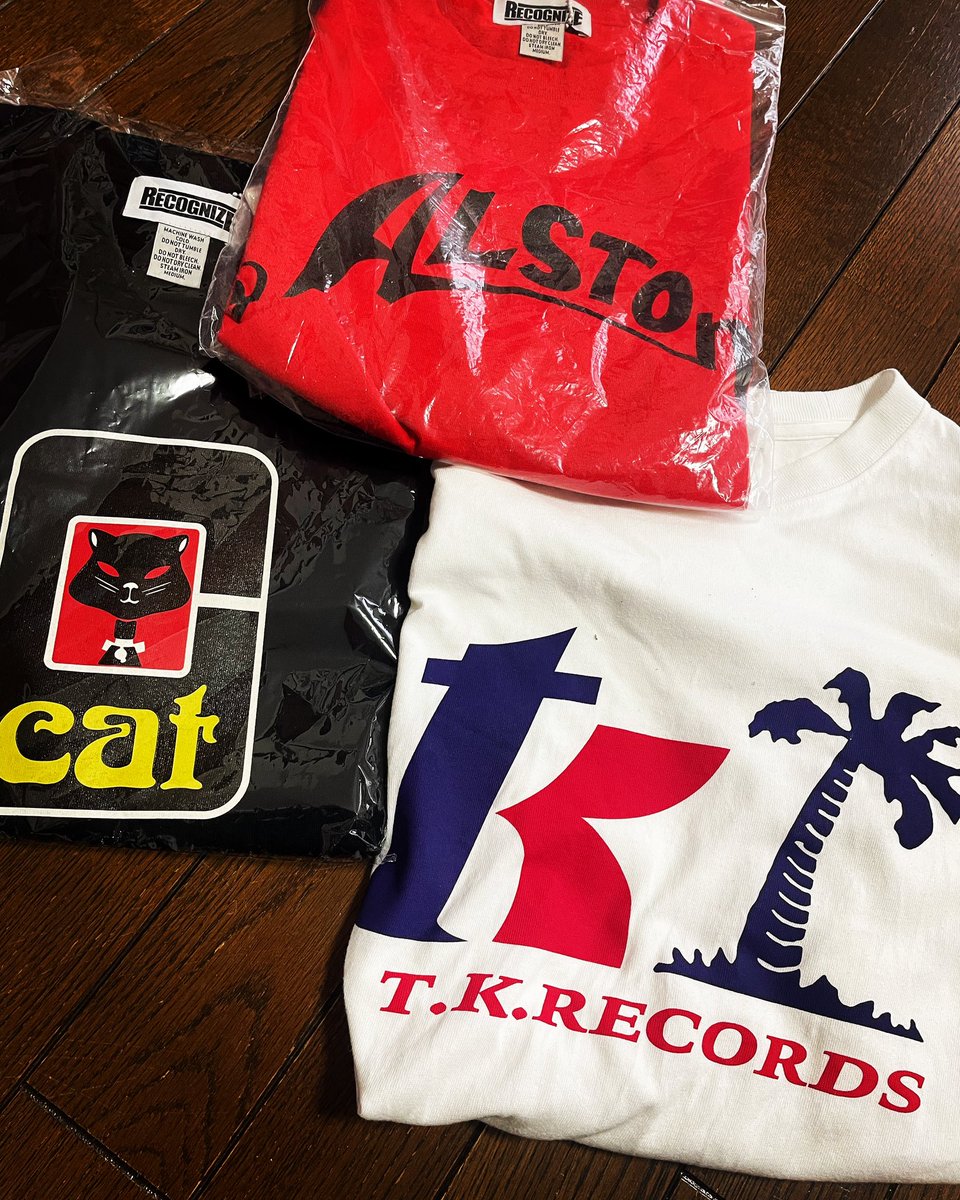 SNS広告に出て来て買ったTシャツが
気付いたら全部マイアミソウルものだった‼️
夏ですね〜、ロゴカッコいい

我がFunkTもそろそろ新作を作ろうかな〜🤙

それにしてもカワイヤバい🏀