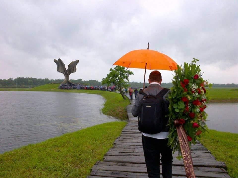 80. je godišnjica proboja jasenovačkih logoraša. 

Ante Bakotić i drugovi su bili dio grupe od desetak zatvorenika logora Jasenovac koji su osmislili plan proboja iz logora.

Slava im!