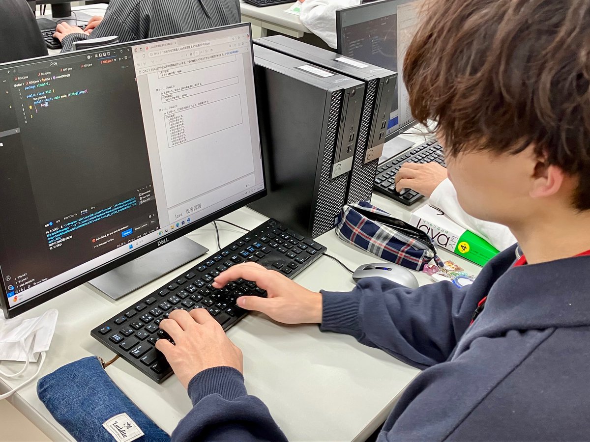 JOHO_nics's tweet image. 【授業風景】Java言語の授業でした。みんな真剣そのもの。しっかりと基礎から学び実力をつけていきます。
#羽ばたけJOHO生 #プログラミング #Java言語 #専門学校 #新潟情報専門学校