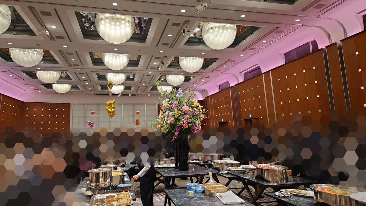 「今年も白泉社様の春の懇親会にお招き頂いてきました!大変ご馳走になりまた同じレーベ」|岸田ましか／comic・illustrationのイラスト