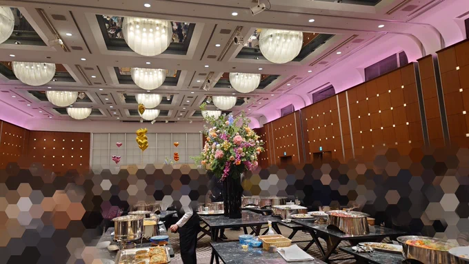 今年も白泉社様の春の懇親会にお招き頂いてきました!大変ご馳走になりまた同じレーベルの先生方をご紹介頂き楽しく過ごさせて頂きました。いつもお世話になってる皆様&お会いできた皆様、ありがとうございました! 