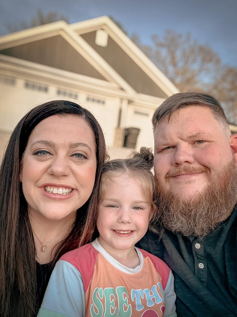 versaillesfwc's tweet photo. We are so excited to personally invite you to join us for our very first service at Family Worship Center this Easter Sunday, April 20th!

Service starts at 10:30am at 701 S 2nd Street, Versailles, MO

Philip, Kayla &amp; Harper Keller
Lead Pastors https://t.co/CF2EaqAQsn
