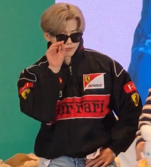 NJM__file's tweet photo. jaemin ferrari 🏎️🏁 = THE HOTTEST MAN

#JAEMIN #재민 https://t.co/A1HSm4Fmmh