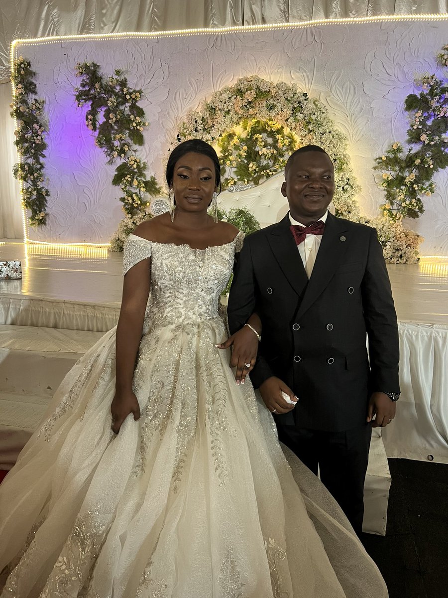 CephasDyako's tweet image. Happy Married Life my friend Gwaza Shenge and wife Faith Shenge

I hope you find peace and support with each other while enjoying a life of abundance as I pray God to grant you children, wealth and genuine joy. Amen

Best wishes sir  

I sabi do Best Man sha.