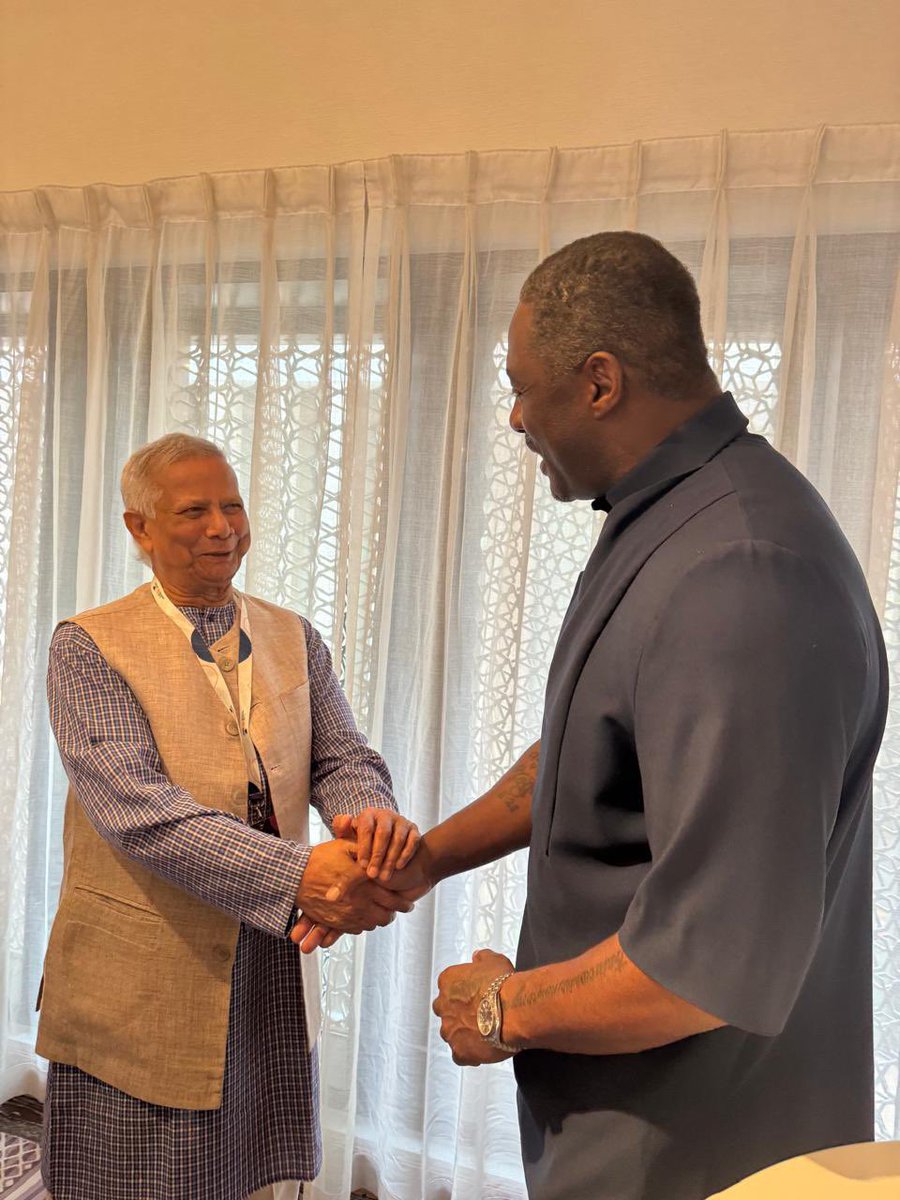 Chief Adviser Professor Muhammad Yunus is welcomed by Qatari ministers, dignitaries at the Opening Ceremony of Earthna Summit in Doha on Tuesday.