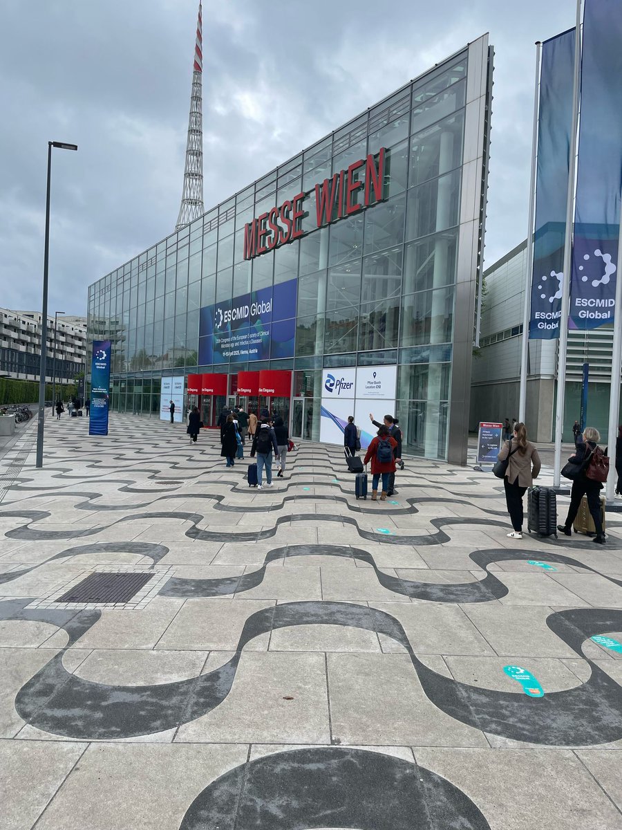 Participación en el ESCMID Global Congress of the European Society of
 Clinical Microbiology and Infectious Diseases, exponiendo nuestra estrategia de inteligencia artificial en las infecciones del tracto urinario 🏥🧫🧪👨‍🔬